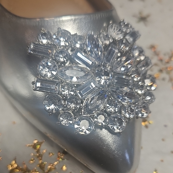 Journee Collection Silver Flats with Crystal Accents - Picture 5 of 9